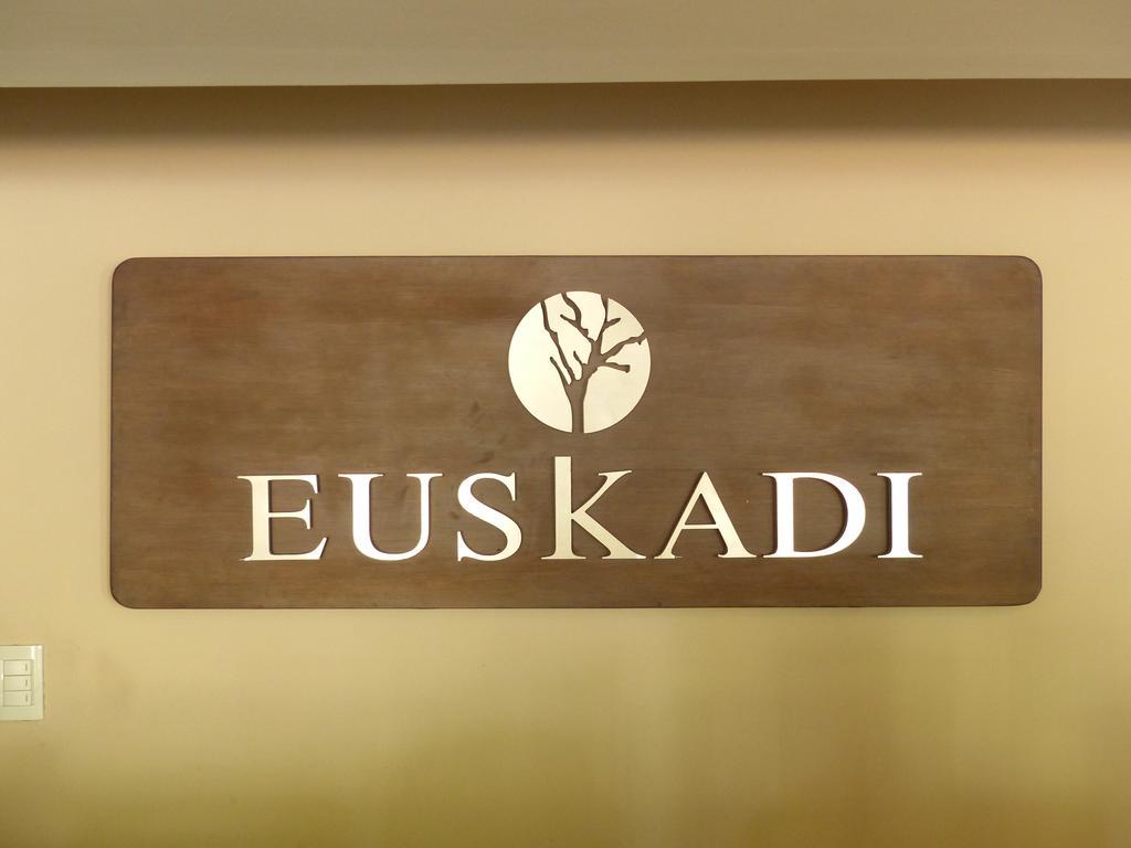 Euskadi Hotel General Pico Extérieur photo